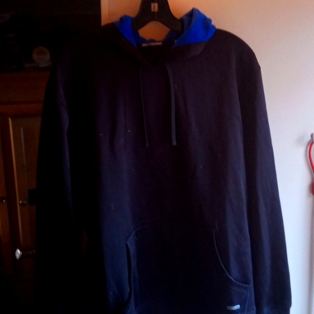 TG TRAINING BLACk classic hoodie new no tags